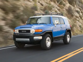Автомобиль Toyota FJ Cruiser