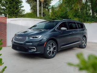Автомобиль Chrysler Pacifica