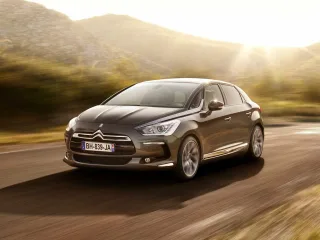 Автомобиль Citroen DS 5