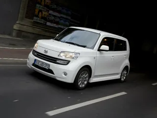 Автомобиль Daihatsu Materia