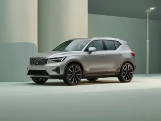 Автомобиль Volvo XC40