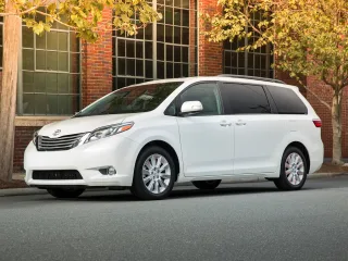 Toyota Sienna III рестайлинг · Минивэн