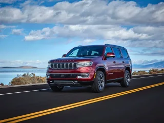 Автомобиль Jeep Wagoneer