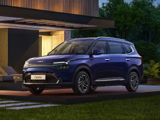 Автомобиль Kia Carens