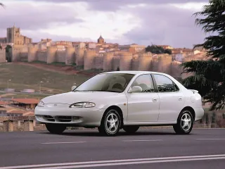 Hyundai Elantra II · Седан