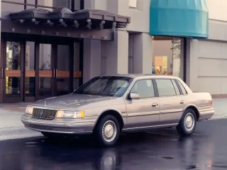 Lincoln Continental VIII · Седан