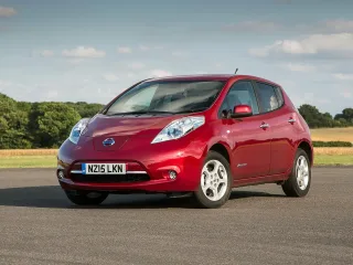 Nissan Leaf I · Хетчбэк