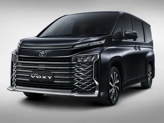 Автомобиль Toyota Voxy
