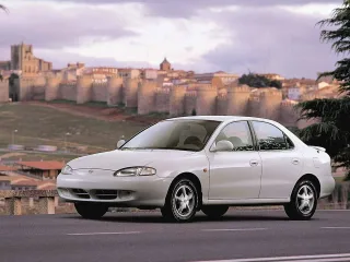 Hyundai Lantra II · Седан
