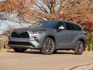 Автомобиль Toyota Highlander