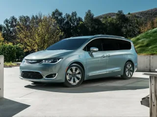 Chrysler Pacifica RU · Минивэн