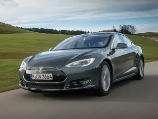Tesla Model S I · Лифтбек