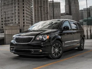 Автомобиль Chrysler Town & Country