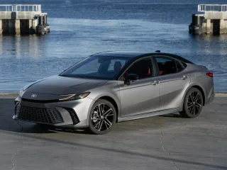 Автомобиль Toyota Camry