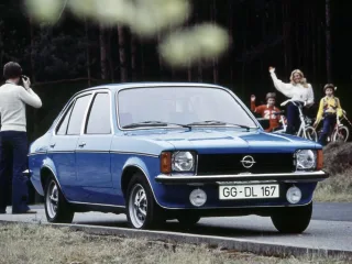 Opel Kadett C · Седан
