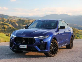 Автомобиль Maserati Levante
