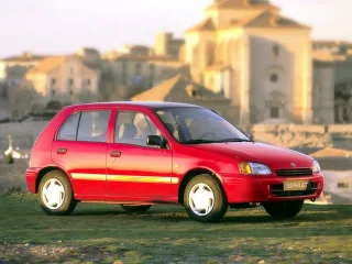 Автомобиль Toyota Starlet