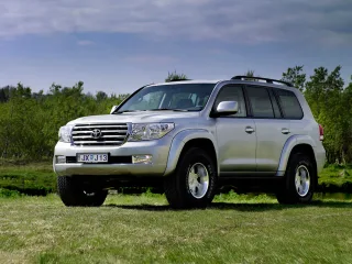 Toyota Land Cruiser 200 · Внедорожник