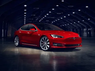 Tesla Model S I рестайлинг · Лифтбек