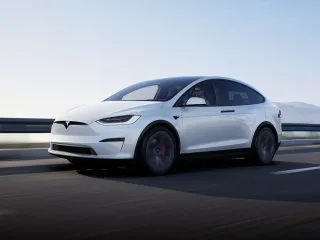 Автомобиль Tesla Model X