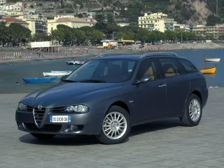 Автомобиль Alfa Romeo 156