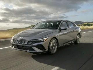 Автомобиль Hyundai Elantra