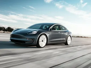 Tesla Model 3 I · Седан